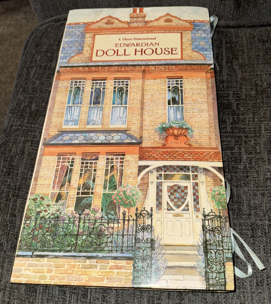 A Three Dimensional Edwardian Dollhouse